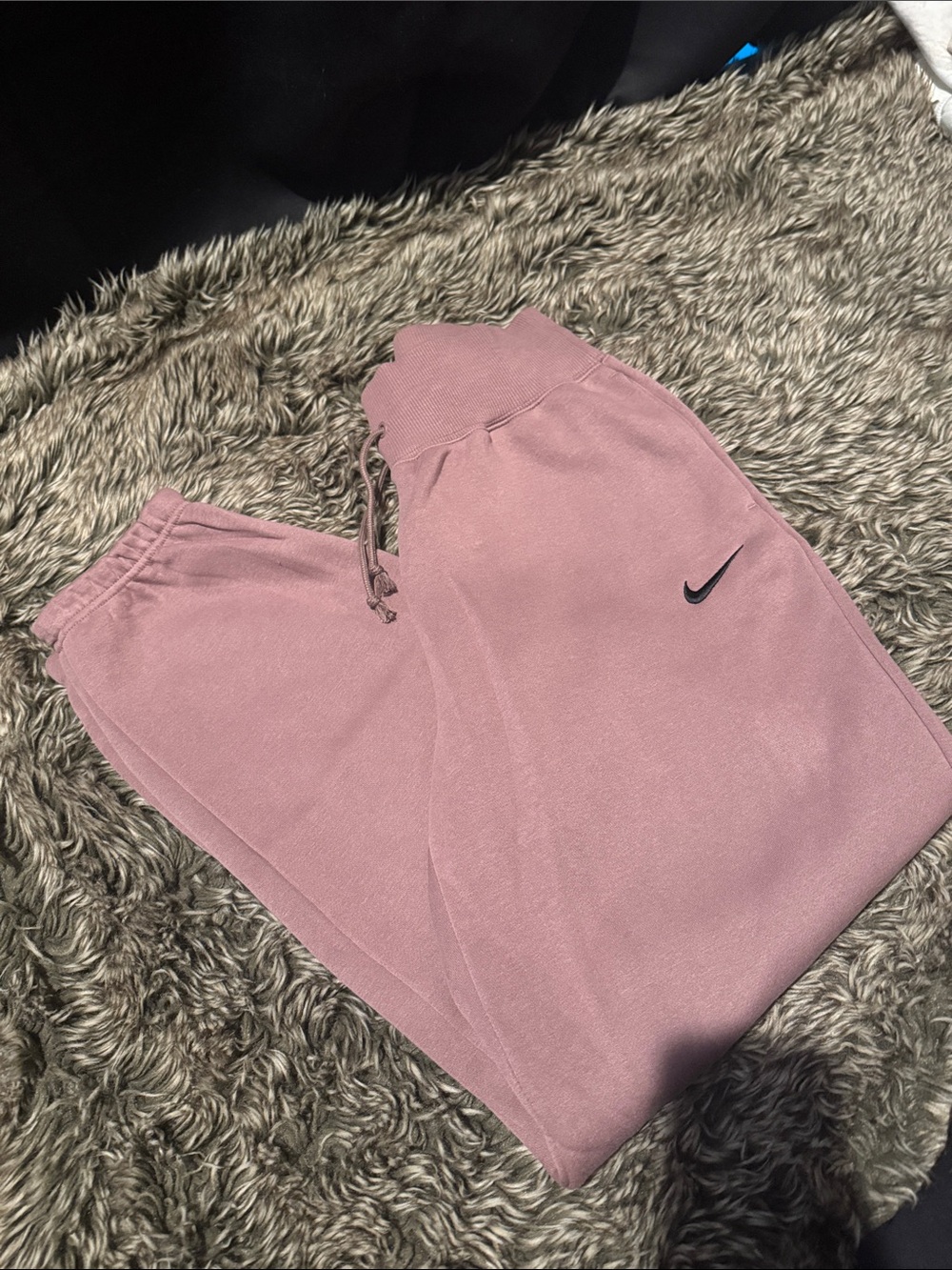 Nike Women’s' Mauve High Waisted Sweatpants